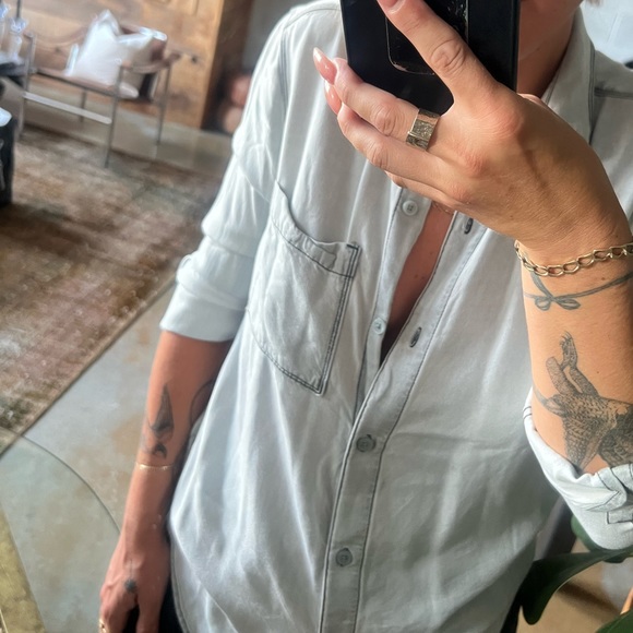 Talula super soft lightweight button up - Picture 3 of 6